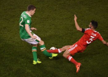 10 pha chan thuong kinh hoang trong bong da anh dai dien