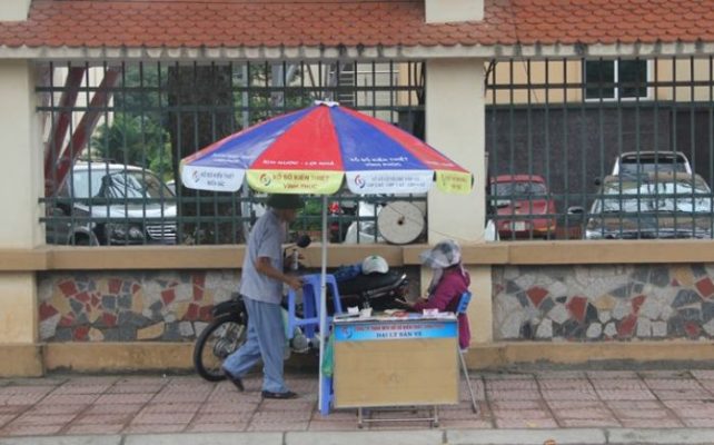 Tủ bán vé số giá bao nhiêu 2 ghi lo de o dau 1