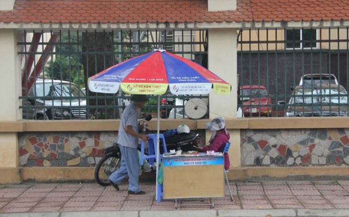 Ghi số đề tại các điểm bán vé số Ghi số đề tại các điểm bán vé số